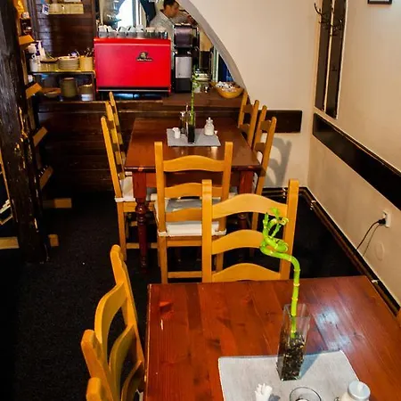 A Restaurace U Hrncire Hotel 3*
