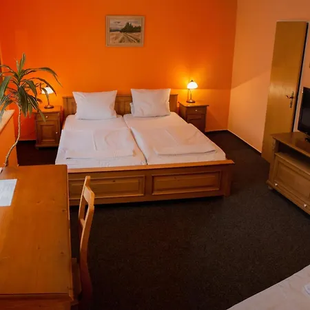 Hotel A Restaurace U Hrncire
