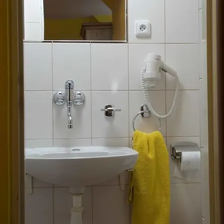 A Restaurace U Hrncire Hotel 3*