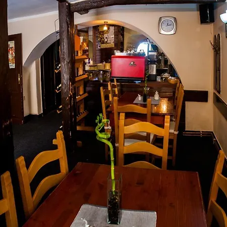A Restaurace U Hrncire Hotel 3*