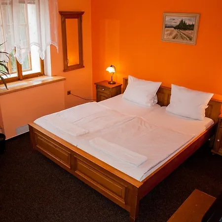 Hotel A Restaurace U Hrncire